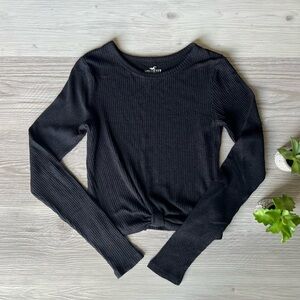HOLLISTER knotted ribbed black crop top size S